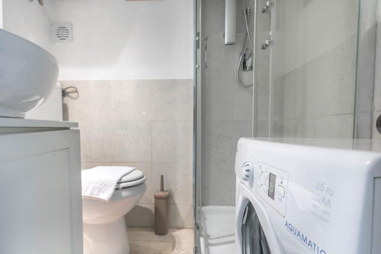 Appartement Joivy Lovely For 2 With Balcony Near Duomo *