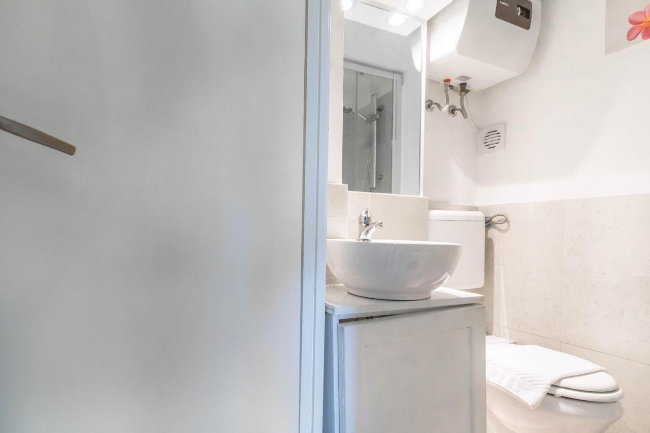 Appartement Joivy Lovely For 2 With Balcony Near Duomo